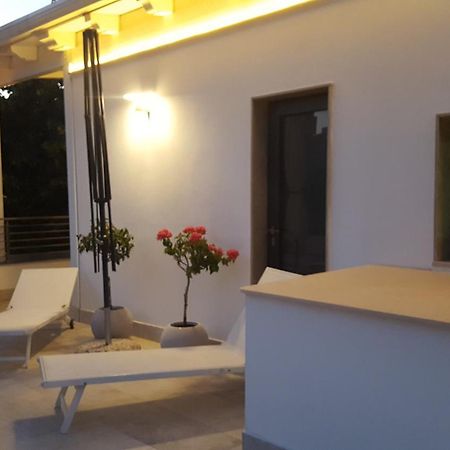 B&B Del Corso Foggia Con Parcheggio Custodito ภายนอก รูปภาพ