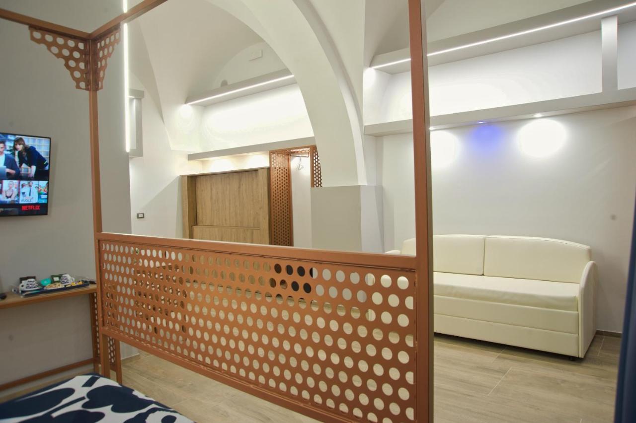 B&B Del Corso Foggia Con Parcheggio Custodito ภายนอก รูปภาพ