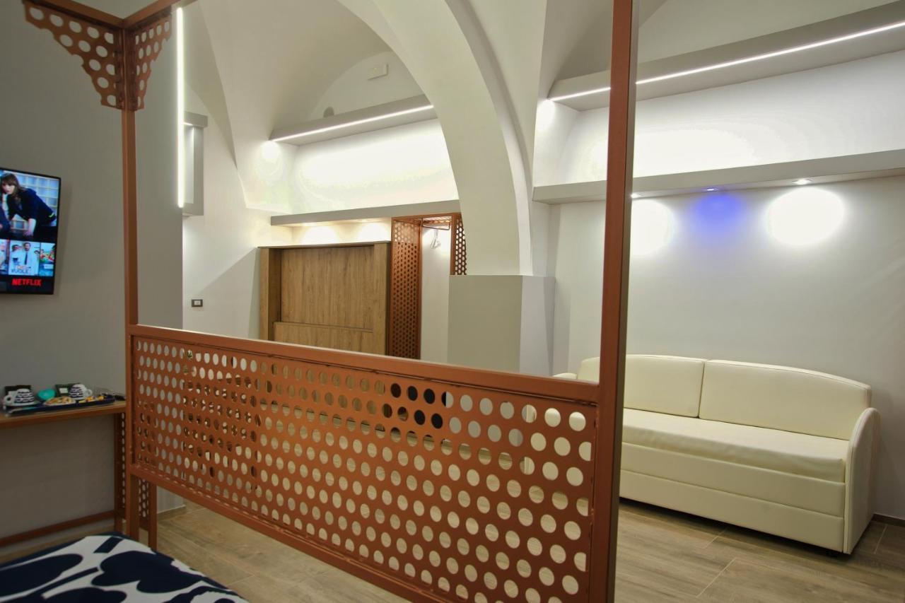 B&B Del Corso Foggia Con Parcheggio Custodito ภายนอก รูปภาพ