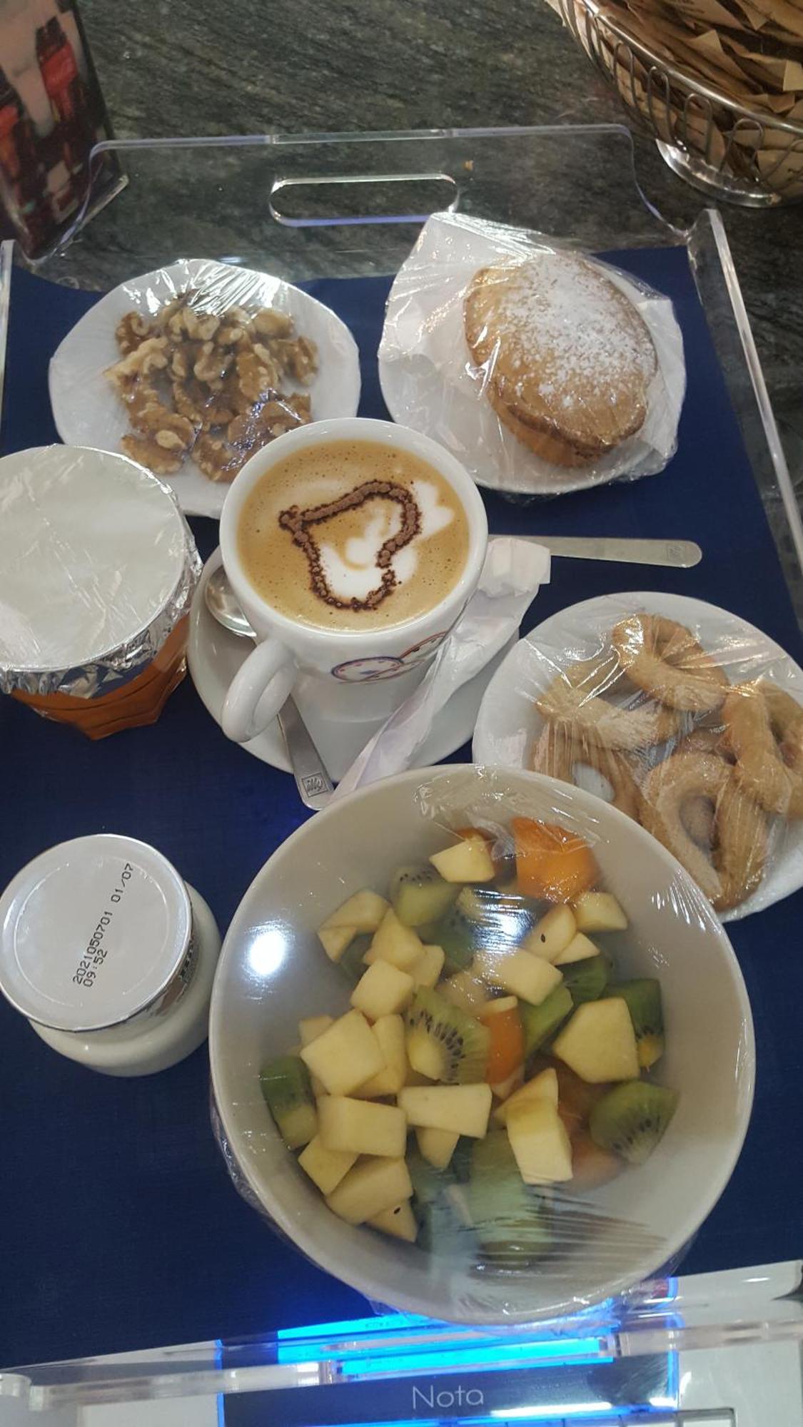 B&B Del Corso Foggia Con Parcheggio Custodito ภายนอก รูปภาพ