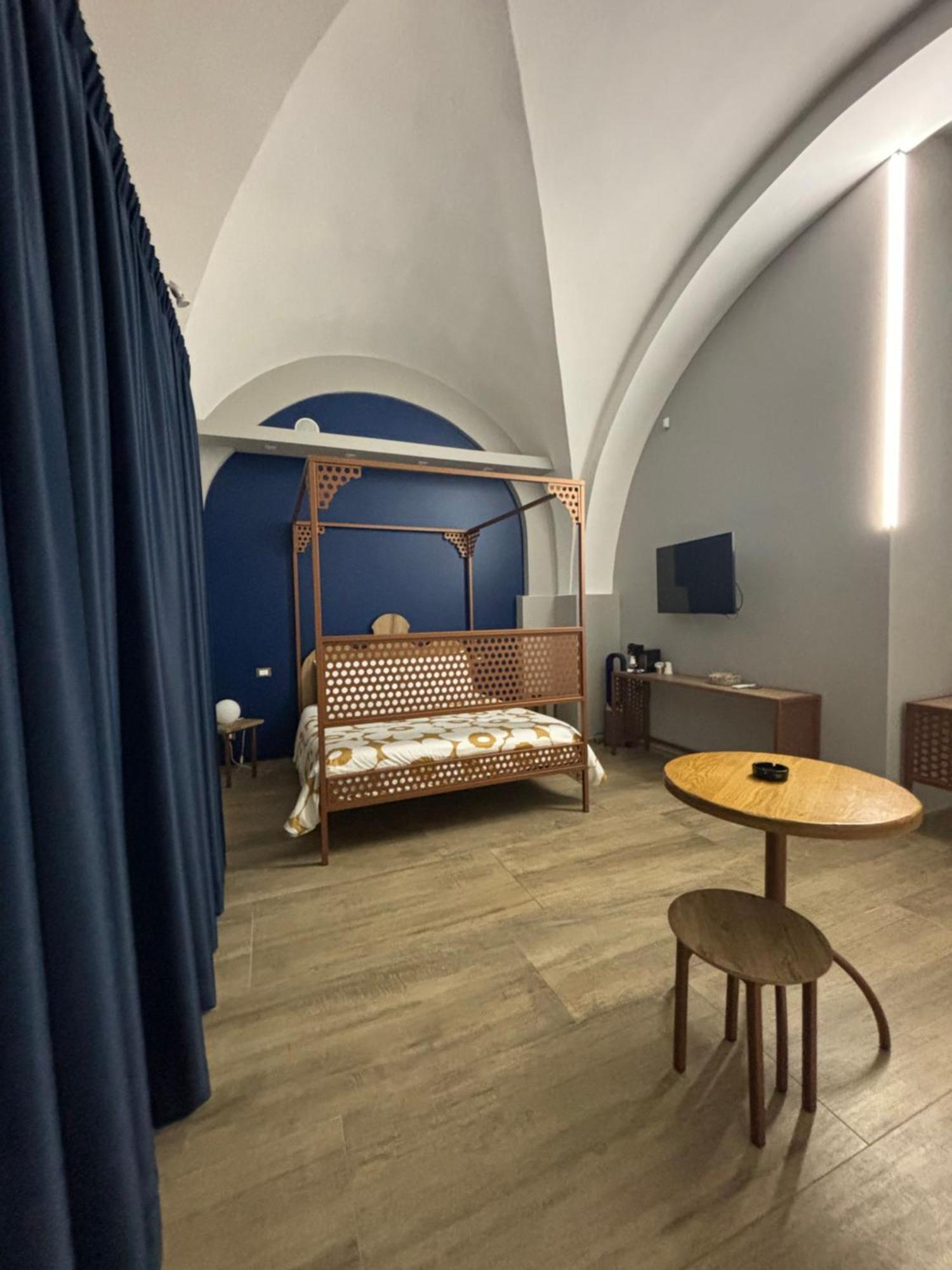 B&B Del Corso Foggia Con Parcheggio Custodito ภายนอก รูปภาพ