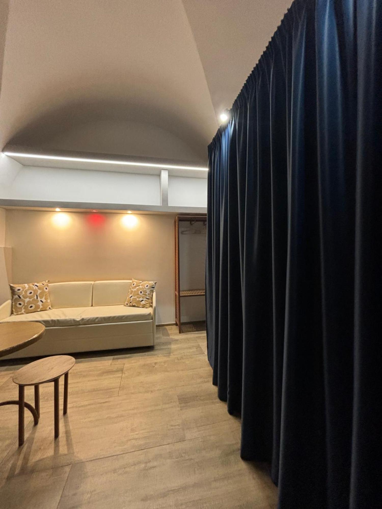 B&B Del Corso Foggia Con Parcheggio Custodito ภายนอก รูปภาพ