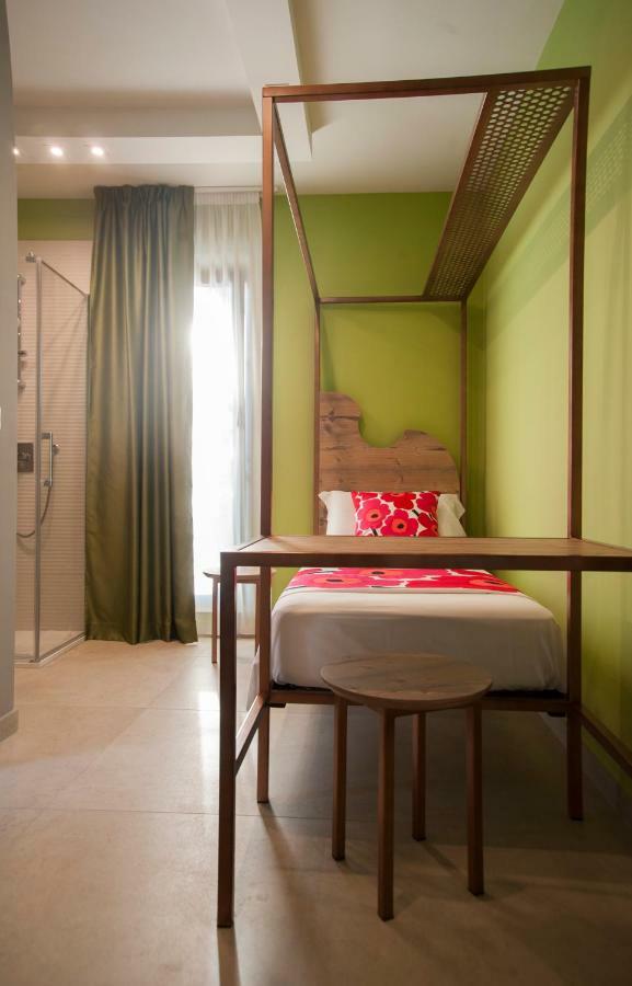 B&B Del Corso Foggia Con Parcheggio Custodito ภายนอก รูปภาพ