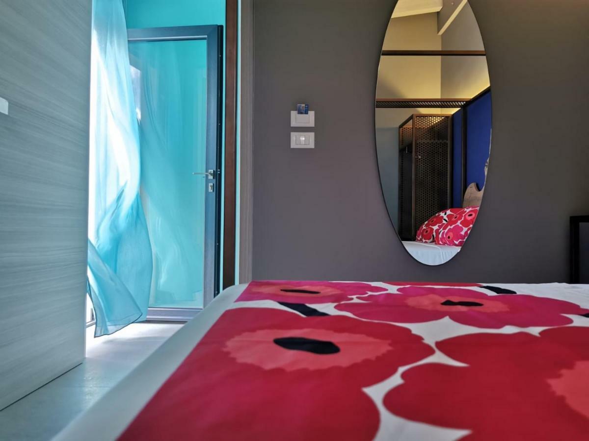 B&B Del Corso Foggia Con Parcheggio Custodito ภายนอก รูปภาพ