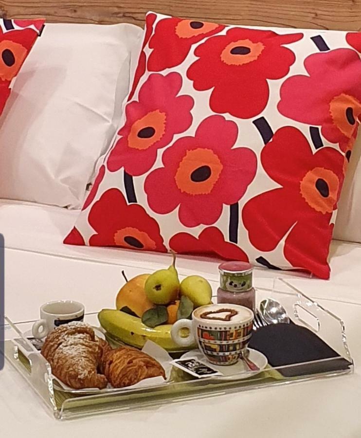 B&B Del Corso Foggia Con Parcheggio Custodito ภายนอก รูปภาพ