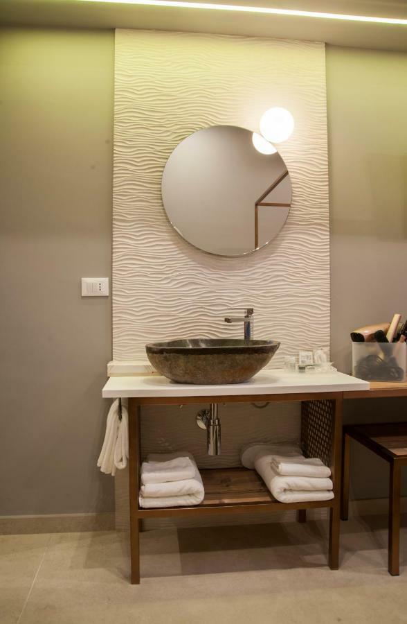 B&B Del Corso Foggia Con Parcheggio Custodito ภายนอก รูปภาพ